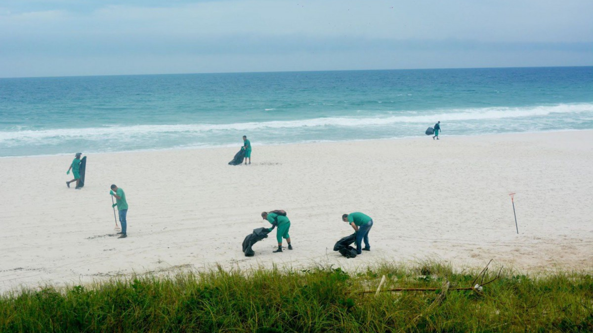Prefeitura de Araruama realiza mutirão de limpeza nas orlas de Praia Seca