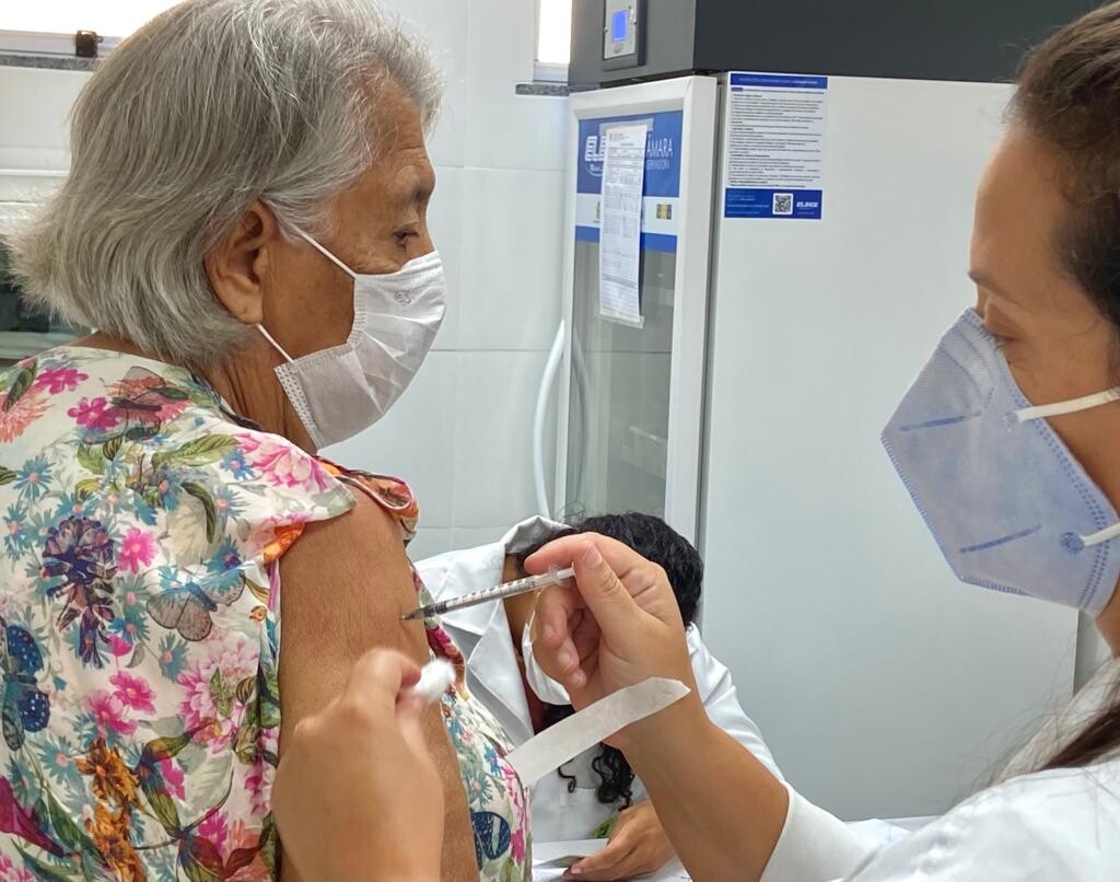Búzios começa Campanha de Vacinação contra a COVID-19 com a vacina bivalente