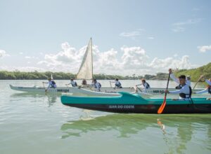 Escolinha de Vela e Canoa Havaiana abre inscrições em Barra de São João