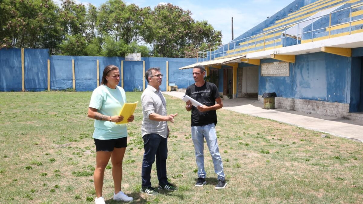 Ídolo do Vasco, Luisinho Quintanilha, visita estádio onde irá coordenar o “Milésimo Gol Rei Pelé”