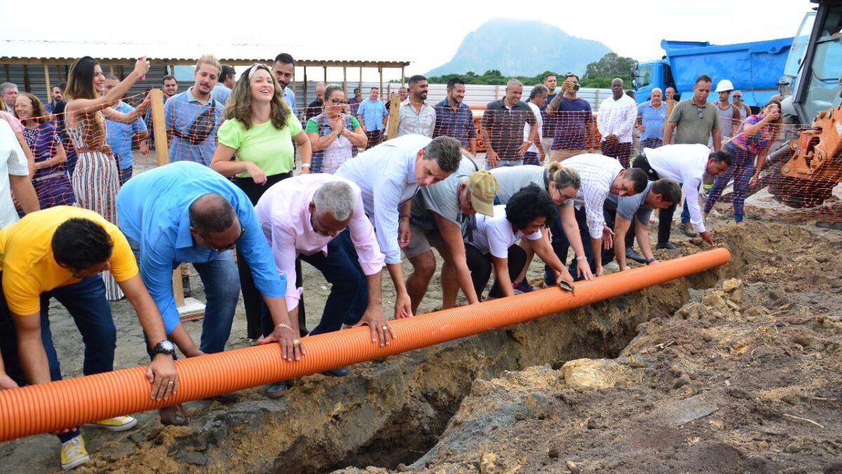 Maricá inicia obra de esgotamento sanitário no Jardim Atlântico Leste