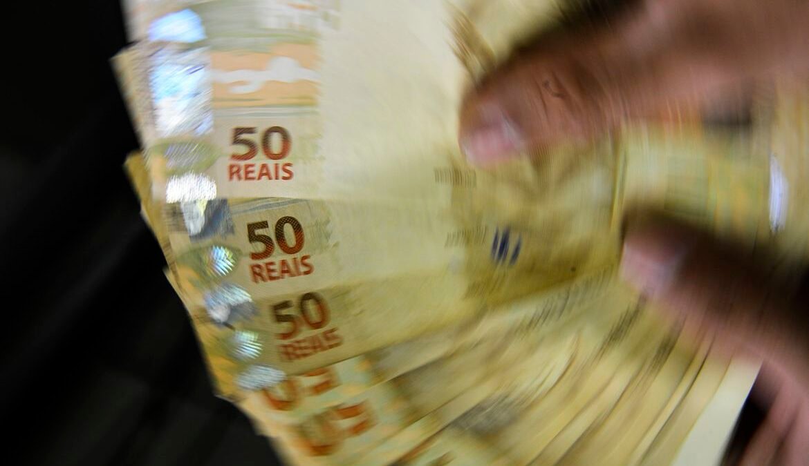 Caixa paga novo Bolsa Família a beneficiários com NIS de final 4