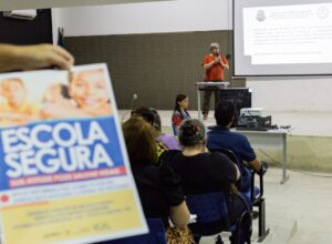Secretaria de Educação de Cabo Frio se reúne com diretores para explicar ações educativas e de segurança nas escolas