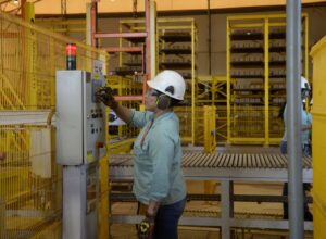 Produção industrial caiu 0,2% em fevereiro
