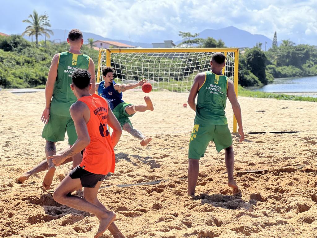 Maricá recebe competição internacional de handebol de praia