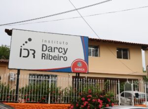 Prefeitura de Maricá divulga edital do primeiro concurso do Instituto Darcy Ribeiro