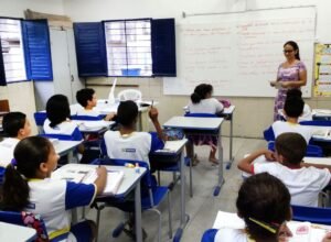 Governo libera R$ 4 bi para ampliar vagas de tempo integral em escolas