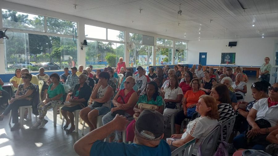 Campanha Junho Violeta combate a violência a Pessoa Idosa