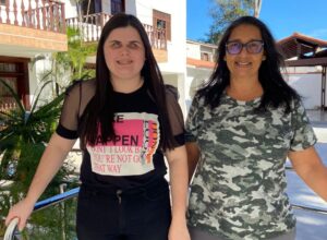 Professora de Braille aprofunda conhecimentos sobre informática para cegos no Cemaee de Rio das Ostras