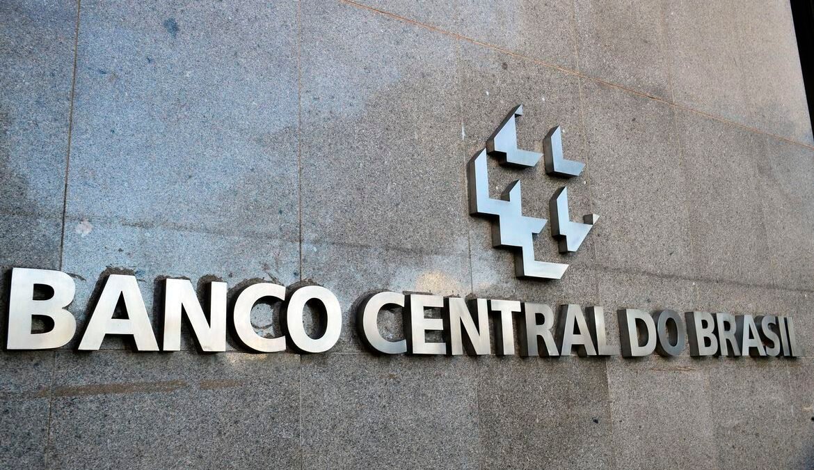Copom mantém juros básicos da economia em 13,75% ao ano