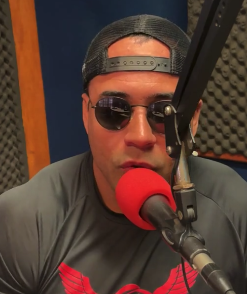 Personal Daniel Santos se emociona ao falar da evolução de sua mãe na academia