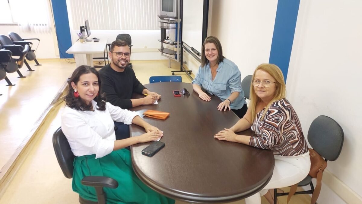 Equipe da Prefeitura de Iguaba Grande visita ZEN de Rio das Ostras