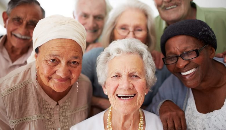 População com mais de 65 anos sobe para 10,5% em 2022