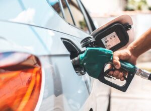 Motoristas de Itaguaí comentam sobe e desce no preço da gasolina