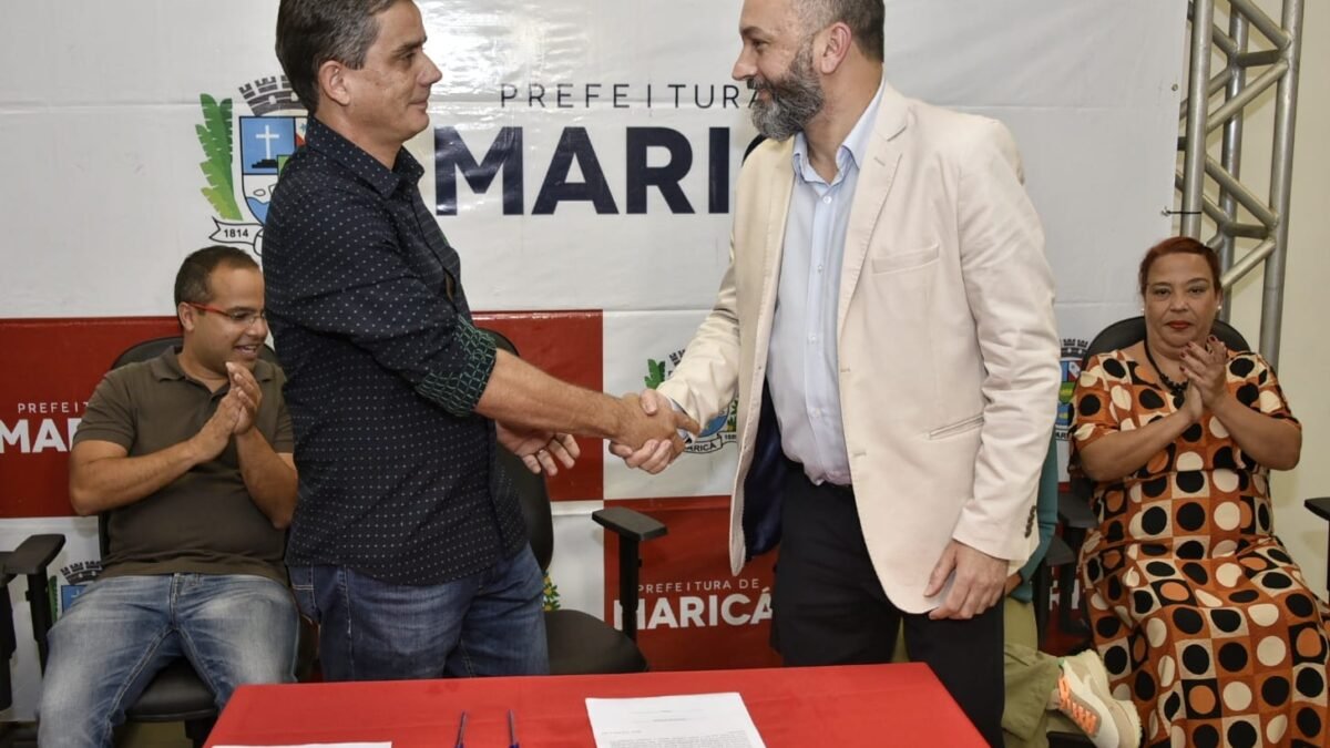 Prefeito de Maricá dá posse a novos secretários