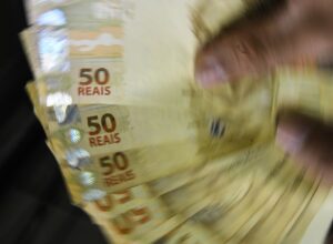 Receita abre na sexta consulta a segundo lote de restituição do IR