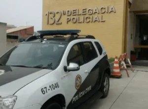 Homem é preso após ameaçar companheira em Arraial do Cabo
