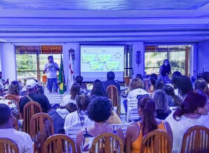 Arraial do Cabo abre temporada de baleias com foco na conservação e turismo responsável