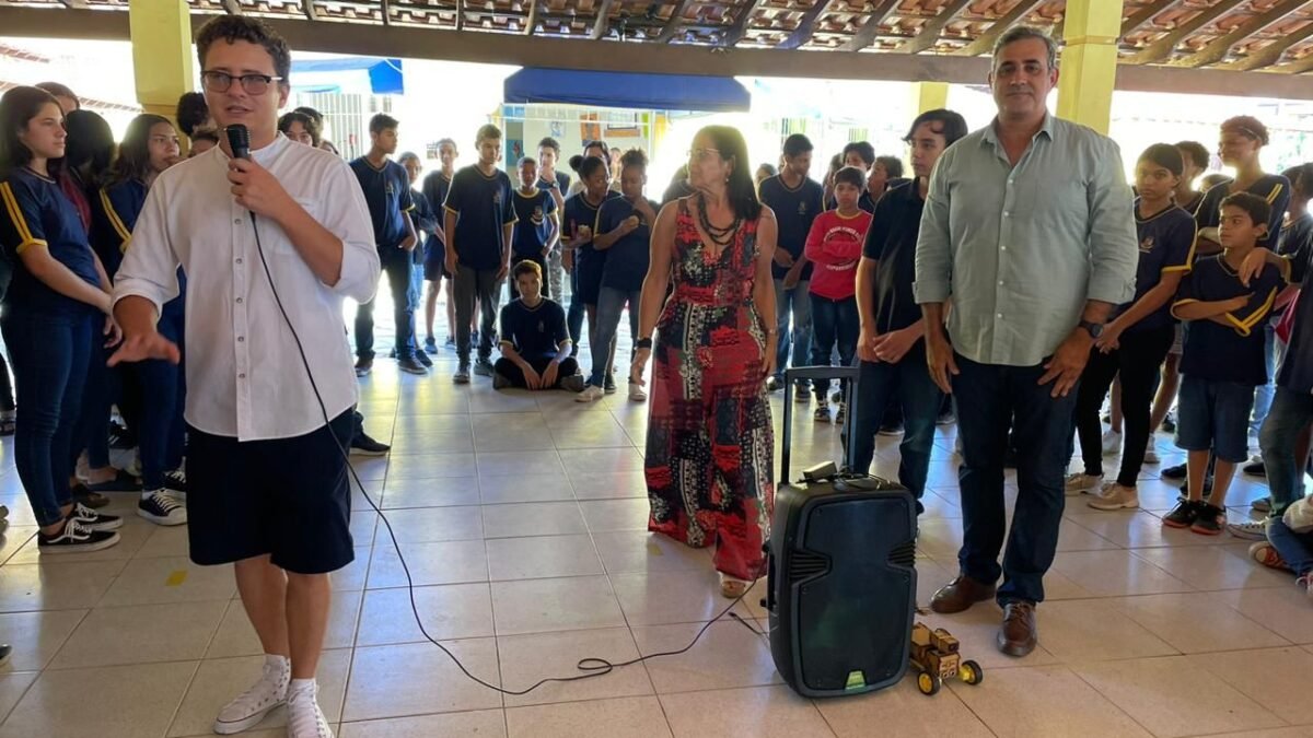 Prefeitura apresenta projeto de Robótica Educacional para alunos da Rede Pública Municipal de Educação