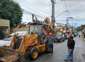Defesa Civil de Cabo Frio realiza demolição de construções com risco de desabamento