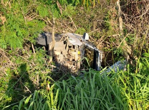 Capotamento deixa uma vítima fatal em Arraial do Cabo