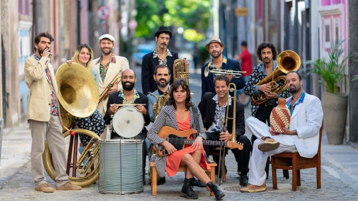 Orquestra Voadora leva seu novo show ao Araruama Wine Jazz Festival neste domingo, dia 30 de julho