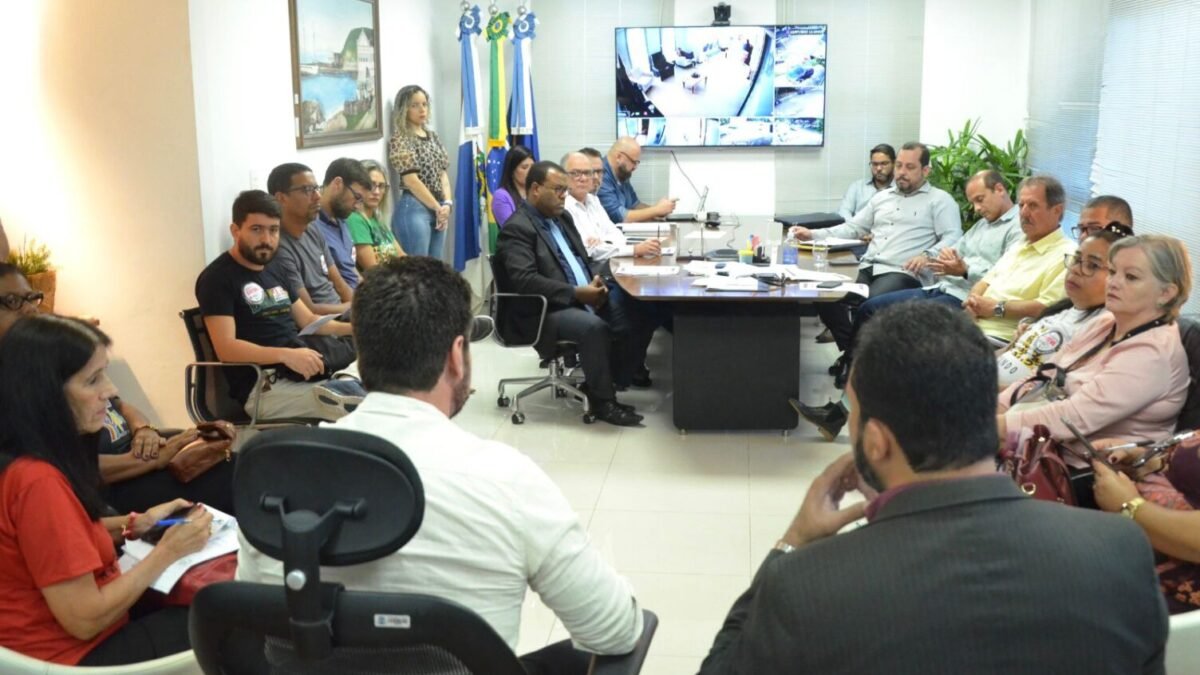 Governo recebe lideranças do SEPE