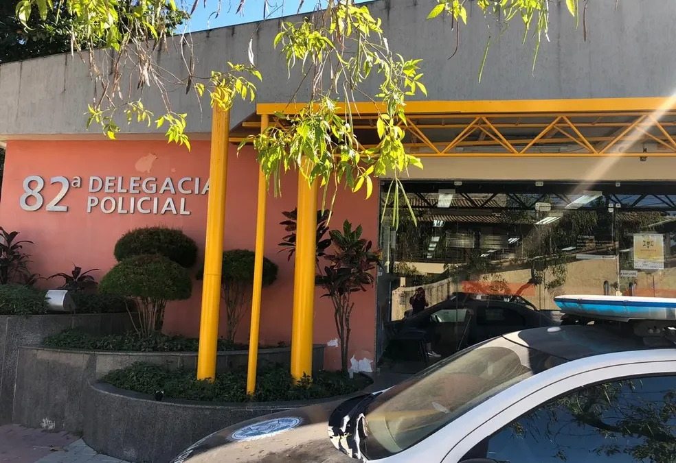 Criminosos invadem casa no centro de Maricá