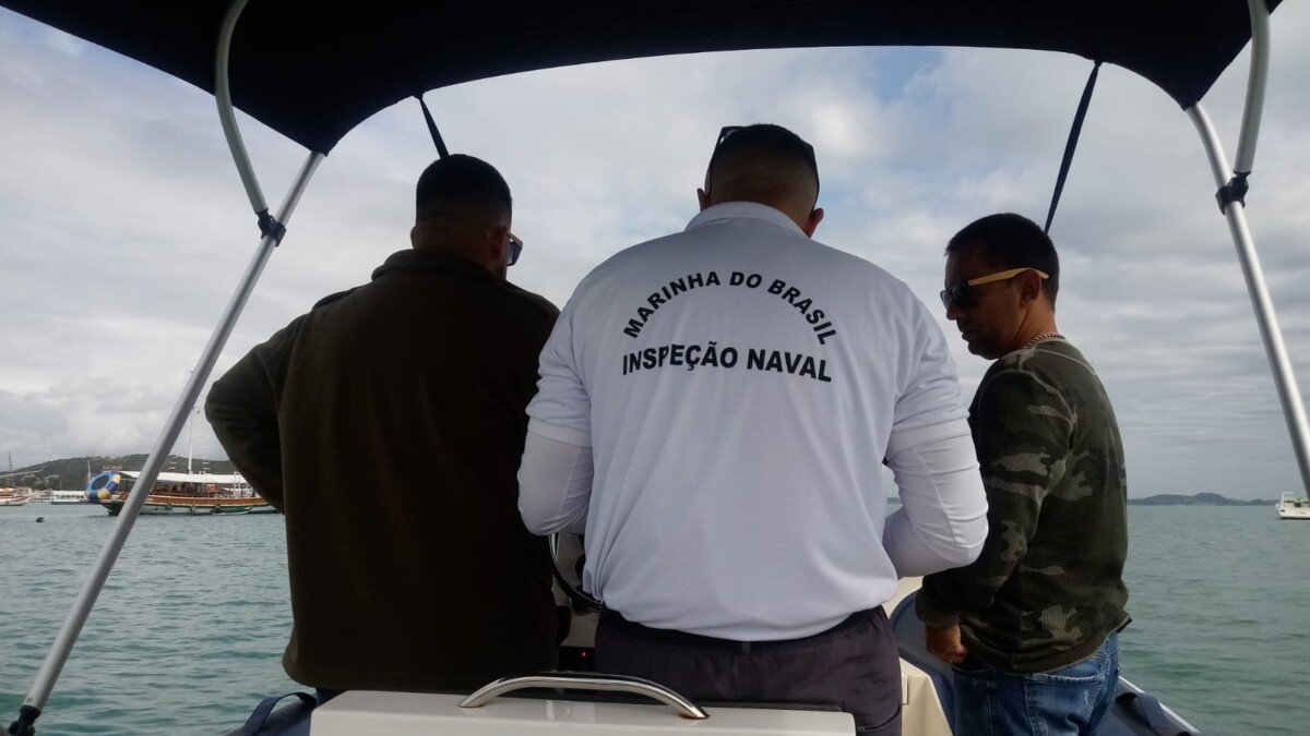 Búzios realiza operação de fiscalização marítima em parceria com a Marinha do Brasil