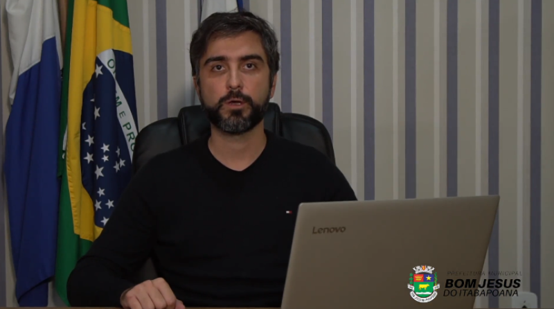 Prefeito de Bom Jardim prega trabalho em equipe e dedicação máxima, ao empossar dez novos concursados