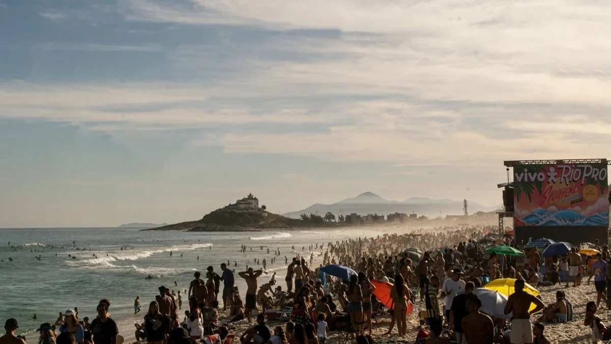 Mar de Saquarema não sobe e baterias são adiadas novamente campeonato segue sem show dos surfistas