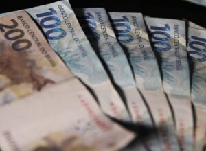 Receita abre consulta para 3º lote de restituição do Imposto de Renda