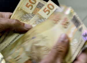 Economistas sugerem planejamento após renegociações do Desenrola