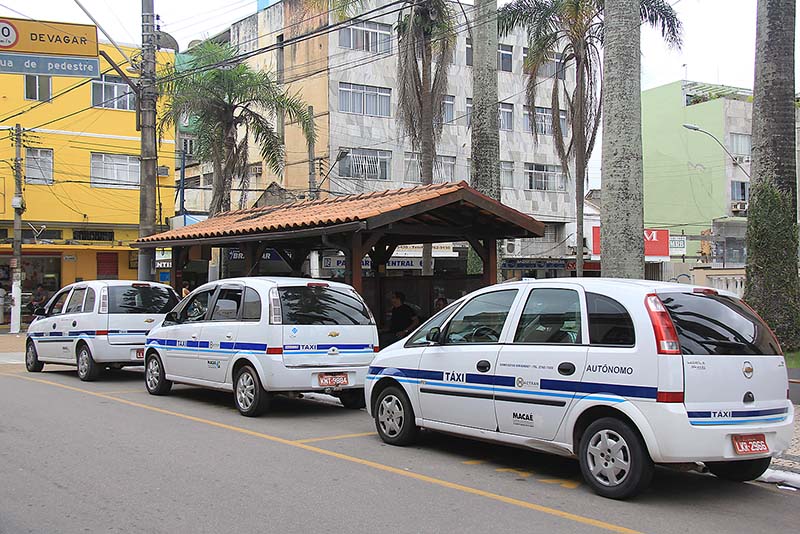 Macaé sanciona atualização da lei dos táxis e espera atender demanda dos profissionais da área