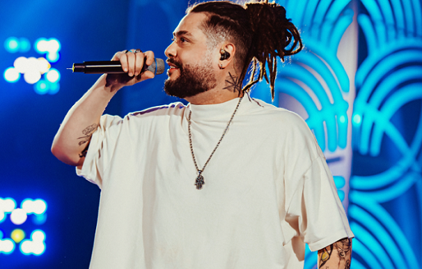 Maneva relança em versão reggae hit de Leoni