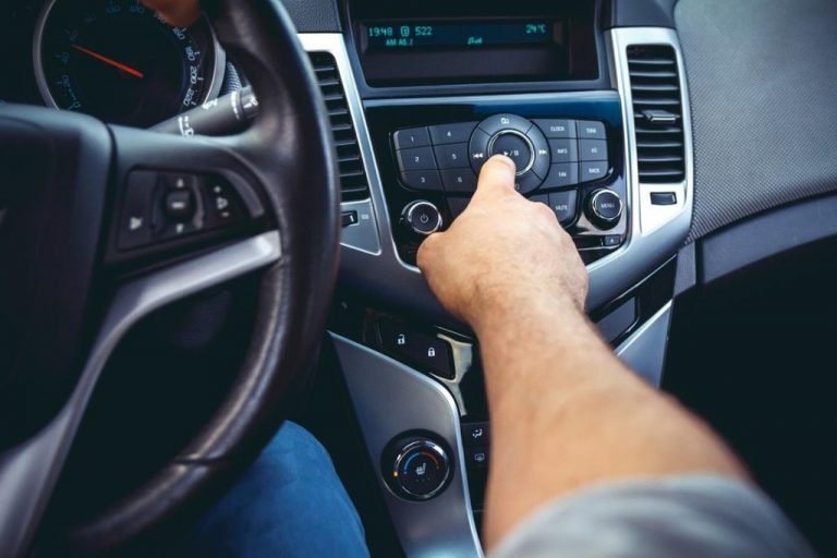 A Importância da Rádio na Comunicação: O Poder da Voz que Atravessa Fronteiras