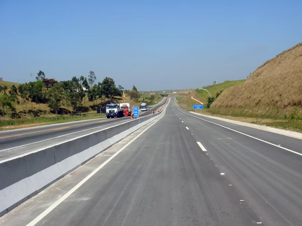 Prefeitura realiza visita à empresa Lüberfil na Zona Especial de Negócios