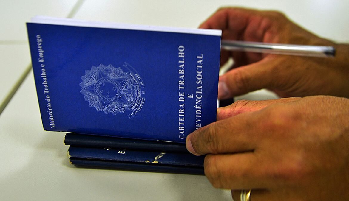 Brasil abriu mais de 157 mil empregos formais em junho