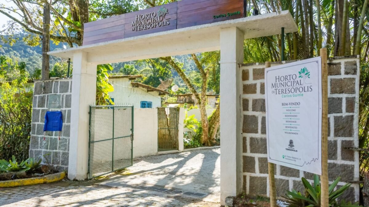 Horto Municipal de Teresópolis recebe capacitação em borboletários