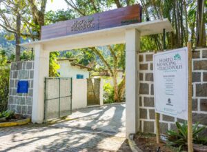 Horto Municipal de Teresópolis recebe capacitação em borboletários