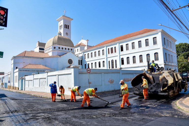 Prefeitura faz recapeamento em trechos do bairro Santa Cruz