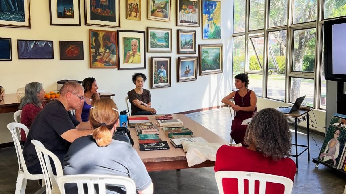 Oficina da exposição ‘Conexões’ movimentou a Casa de Cultura de Teresópolis