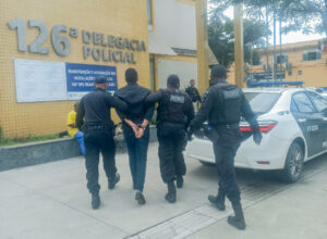 Homem é preso em flagrante após oferecer vantagens para prefeita de Cabo Frio em troca de cargos no Governo Municipal