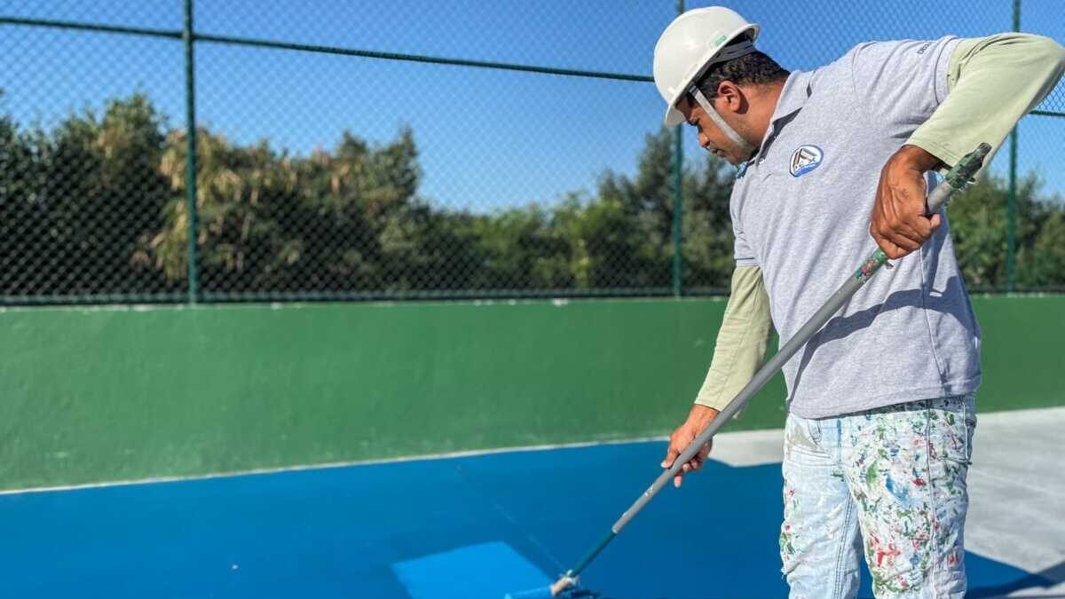 Obras de quadra poliesportiva avançam no bairro Ponta do Ambrósio