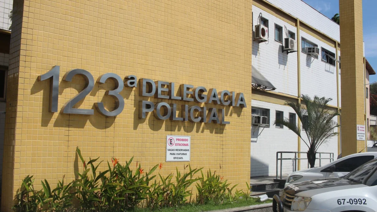 Polícia Civil prende homem com cinco celulares furtados em Campos dos Goytacazes