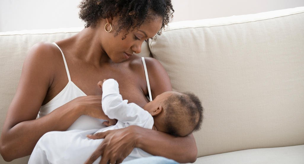 Nutrindo Vínculos e Saúde: A Importância da Amamentação para Mães e Bebês