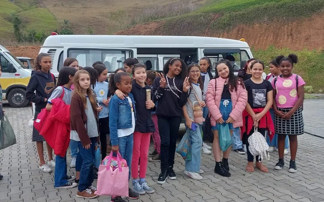 Conhecimento Ambiental em Ação: Alunos da Escola Cézar Monteiro Visitam a Barra de Santa Tereza em Bom Jardim