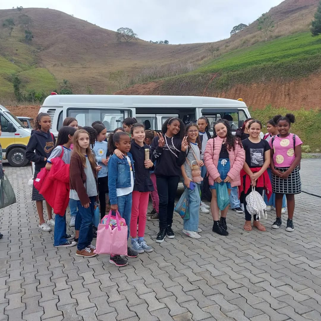 Conhecimento Ambiental em Ação: Alunos da Escola Cézar Monteiro Visitam a Barra de Santa Tereza em Bom Jardim