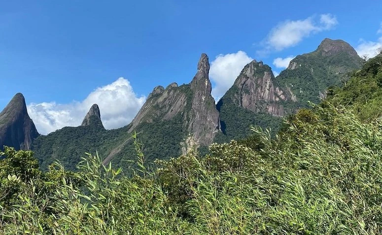 O Enigma Vertical: Curiosidades sobre o Dedo de Deus em Teresópolis, RJ