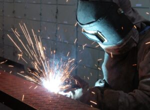 Pesquisa do IBGE diz que produção industrial cresce 0,1%